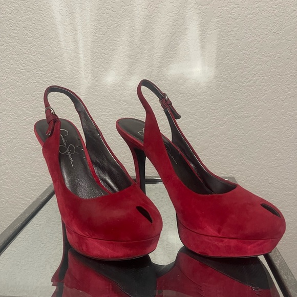 Gabby’s Shoe Closet - Picture 4 of 5